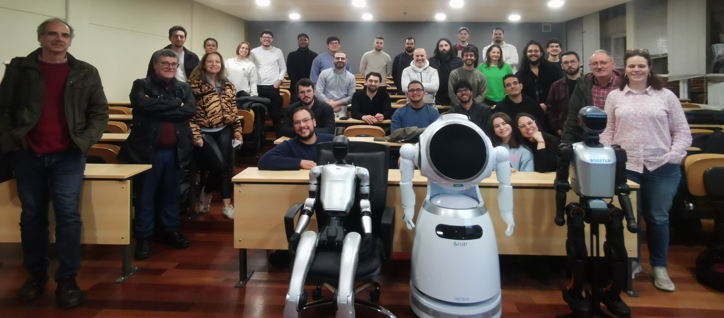 ISEP aposta em humanoides e outros robôs como ferramentas de aprendizagem